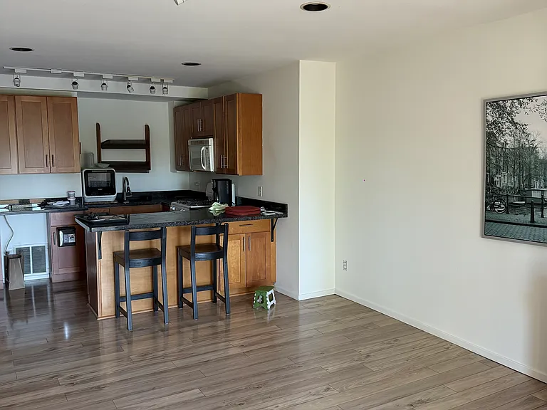 5850 W Mercer Way #A — Photo 9