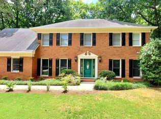 155 Saddlebrook Ct, Roswell, GA 30075