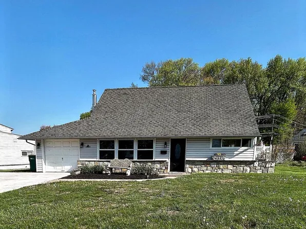 25 Cobalt Ridge Dr N, Levittown, PA 19057