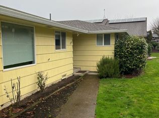 682 Sunset Dr, Springfield, OR 97477