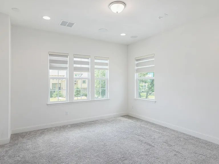 4413 Edgewater Dr — Photo 28