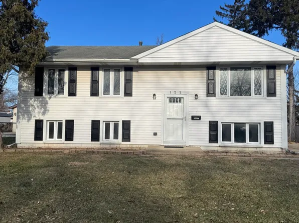 122 Ambassador Ave, Romeoville, IL 60446