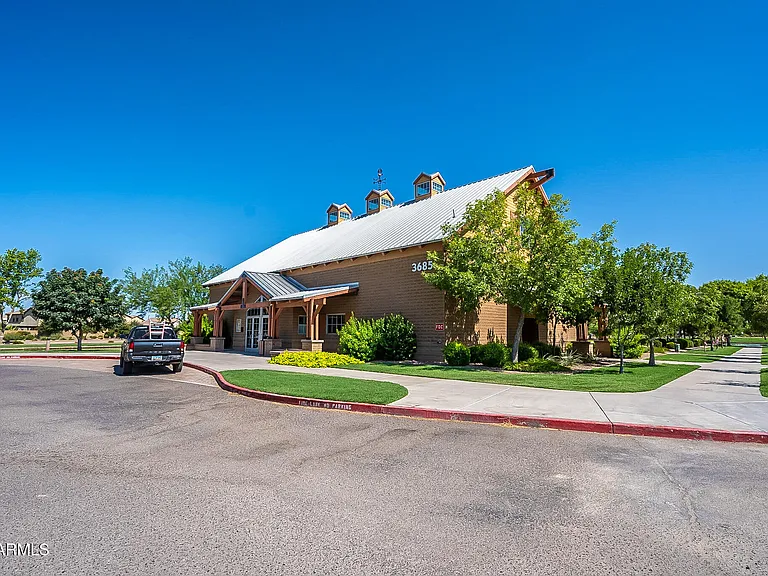 4711 E Buckboard Ct — Photo 65
