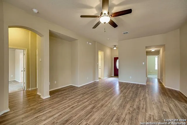3 bed, 2.0 bath, 1813 sqft, $2,100 — Photo 4