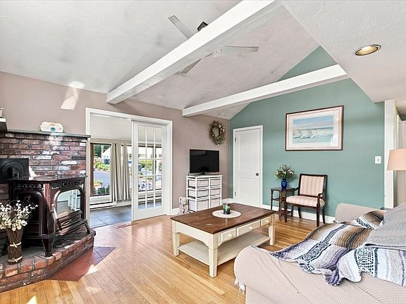 5th image of 46 Hoover Rd