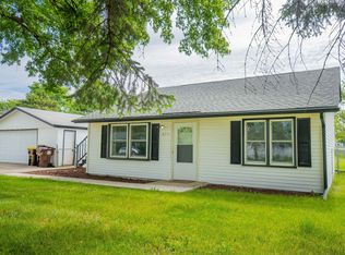 8711 Indigo Ln, Machesney Park, IL