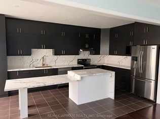 40 McLean Ave, Collingwood, ON L9Y 3Z6