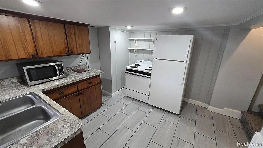 2 bed, 1.0 bath, 667 sqft, $925 — Photo 3