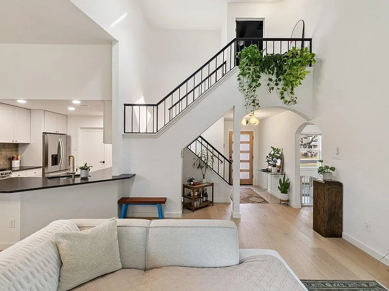 8202 Cache Dr — Photo 6