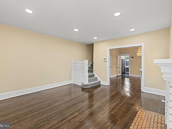 5th image of 554 Bellevue Ave