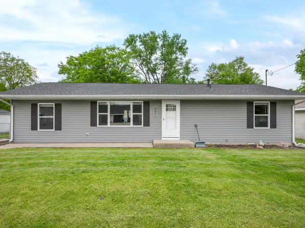 205 E Northline Rd, Tuscola, IL 61953