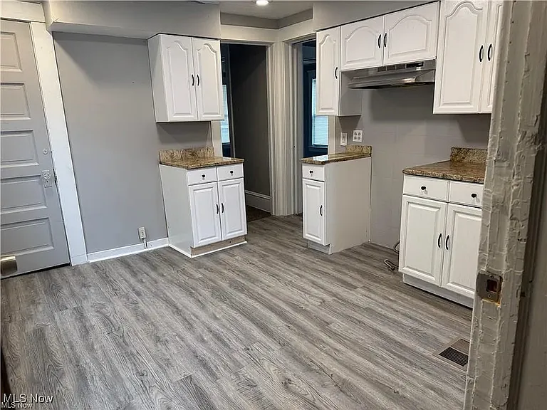 10801 Hull Ave — Photo 2