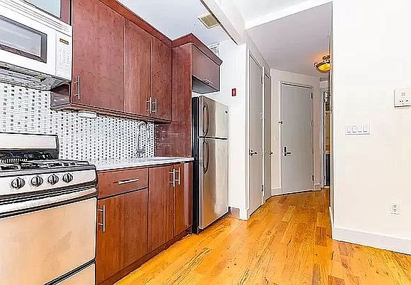 4th image of 1323 Bedford Ave #3FF
