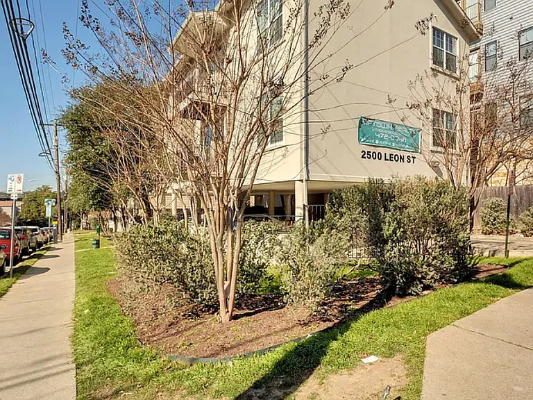 2500 Leon St #202 — Photo 1