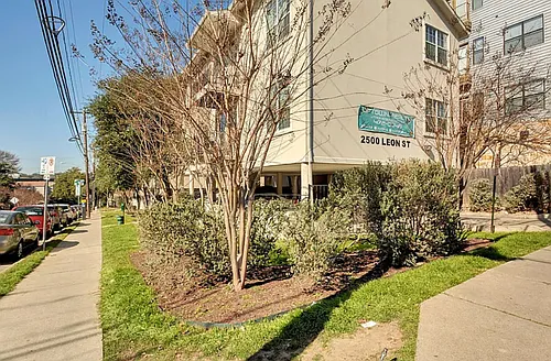 2500 Leon St Photo 1