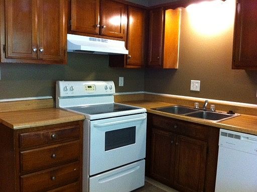 3rd image of 3744 Camelot Dr APT D