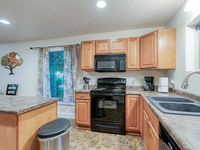430 S Meridian Rd — Photo 15