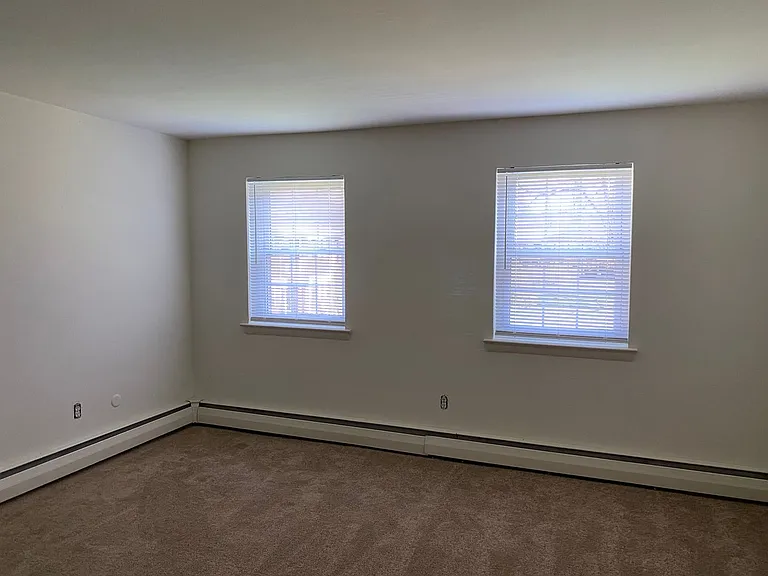 Valley Green Apartments — Photo 36
