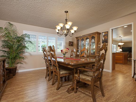 3rd image of 328 Granite Cir