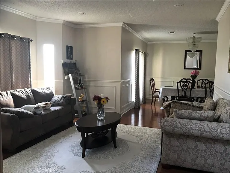 1534 Brookside Ave — Photo 3