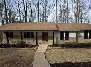 1135 W Outer Dr, Oak Ridge, TN 37830