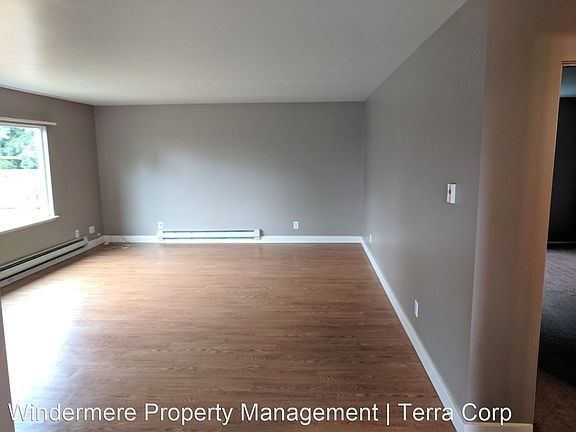 2nd image of 906 N 12th St