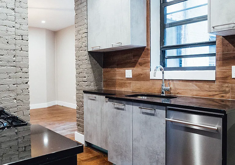 206 Scholes St #9 — Photo 20
