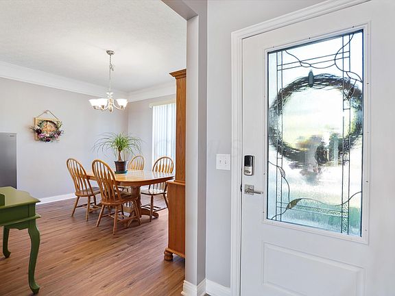 5th image of 184 White Elm Dr