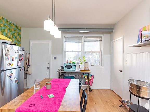 3rd image of 1429 W Chicago Ave #3