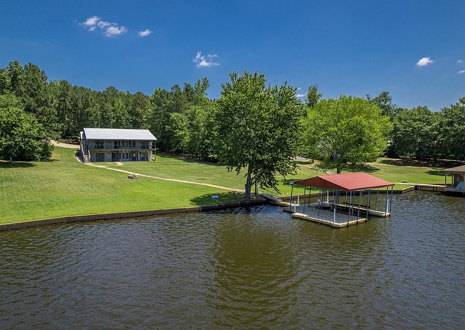1st image of 491 Jamesway Dr