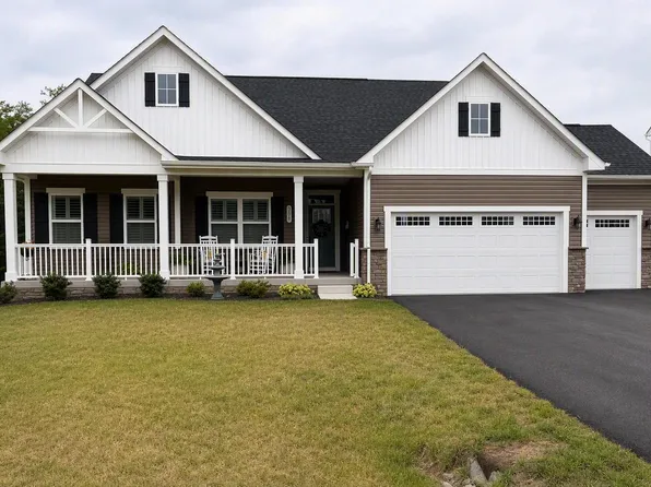 1601 Shannon Dr S, Greencastle, PA 17225