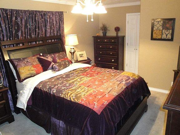 4th image of 671 Birchwood Dr
