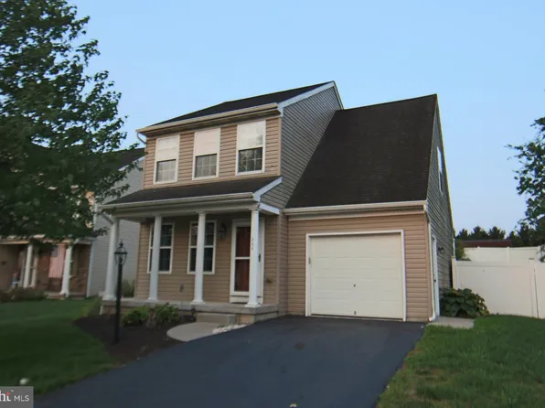 208 Adobe Dr, Middletown, PA 17057