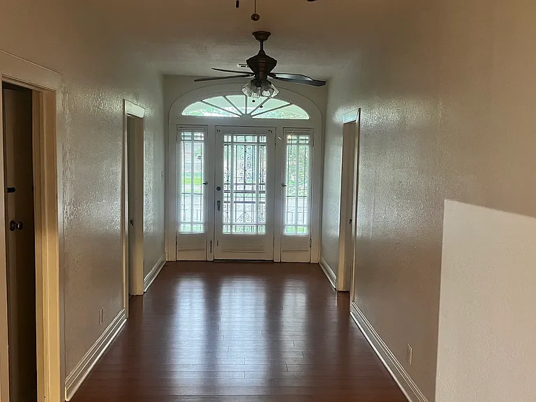 3538 Franklin Ave — Photo 3