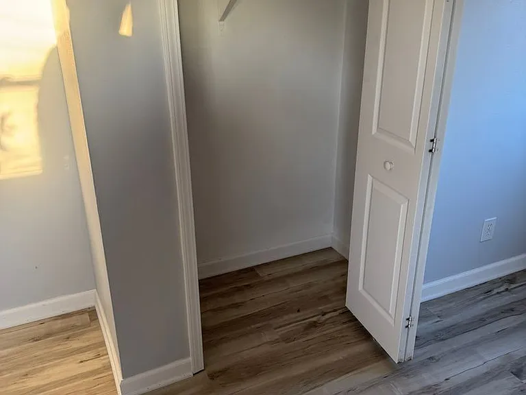 850 Saint Bartholomew Dr — Photo 11