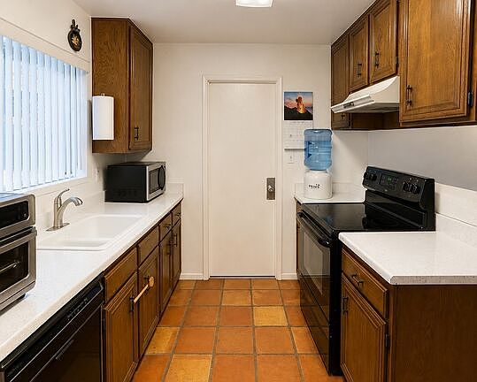 5th image of 378 W Trail St