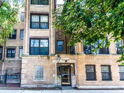 107 E 42nd St, Chicago, IL, 60653