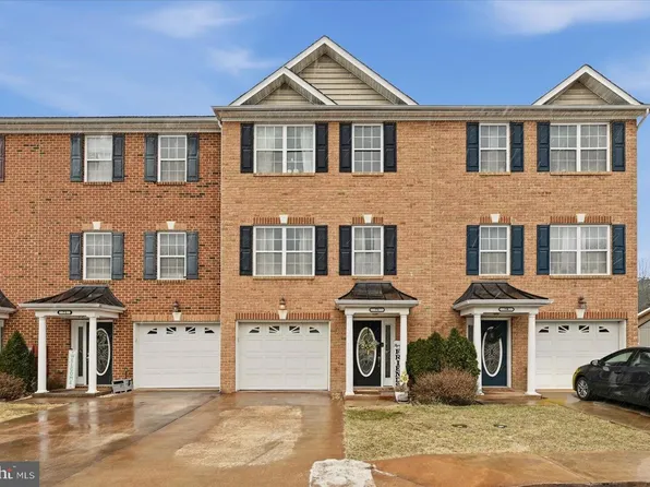 75 Babylonica Ct, Bunker Hill, WV 25413