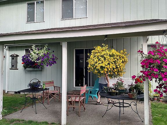 Covered back patio for entertaining