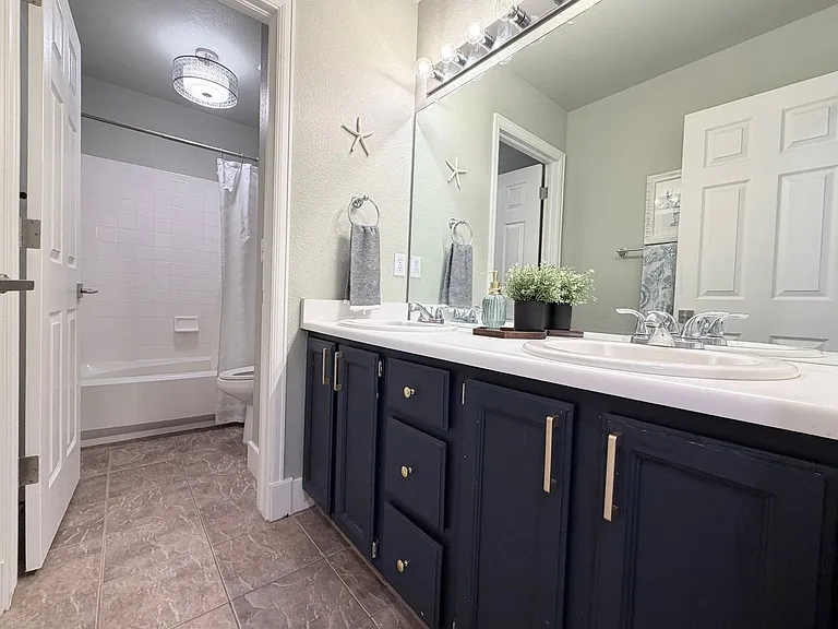 5381 S Dunkirk Way — Photo 22