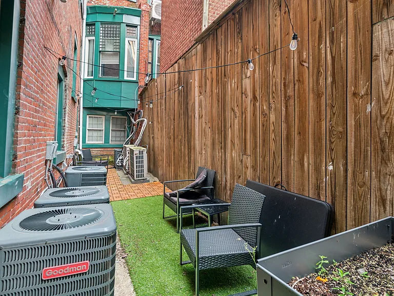 1721 Pine St #B — Photo 29