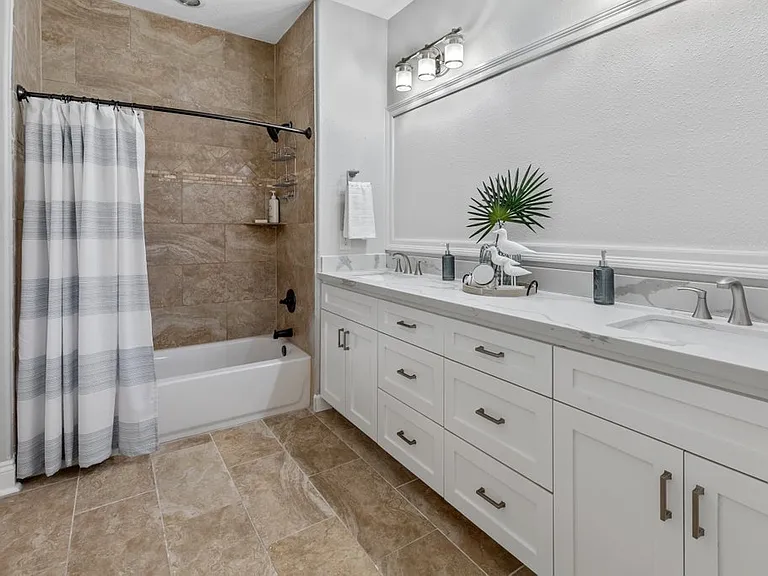 401 N Riverside Ct — Photo 9