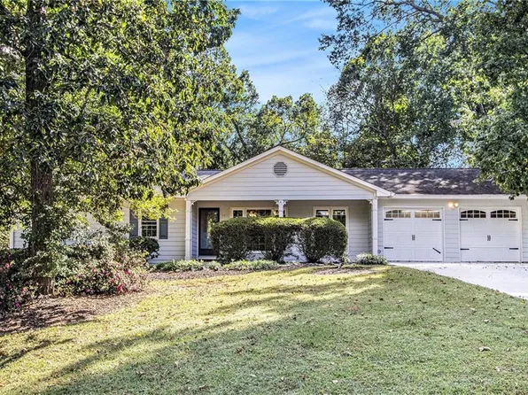 2433 Great Oak Ln, Cumming, GA 30040