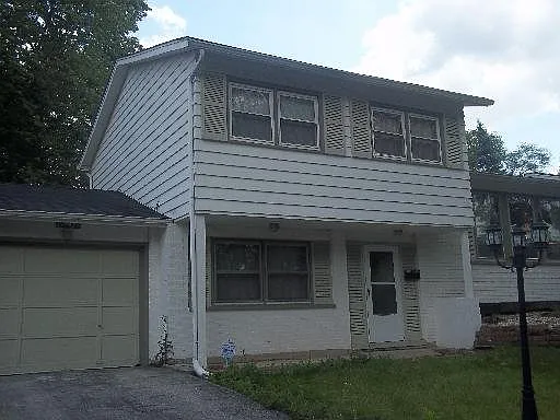 17807 Grandview Dr photo 1