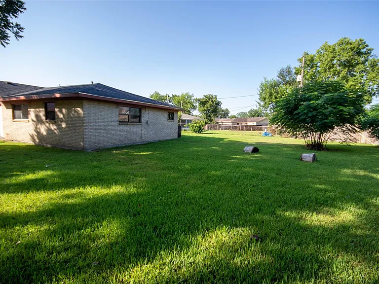 10902 Mosscrest Dr — Photo 23
