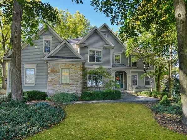 0N030 N Mill Creek Dr, Geneva, IL 60134