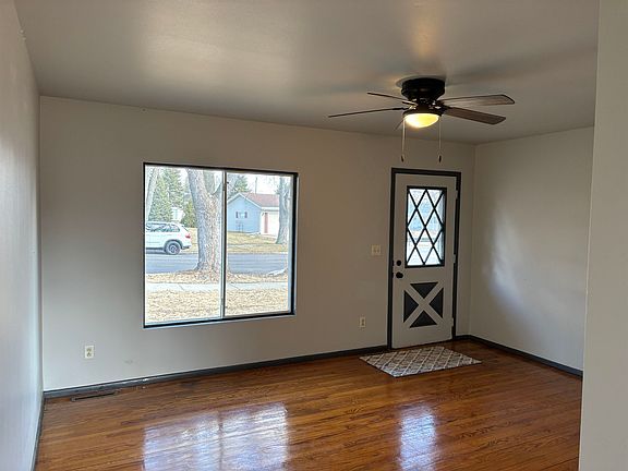 3rd image of 1821 Myra Ave