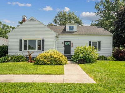 200 S Bell St, Edgewood, IA, 52042