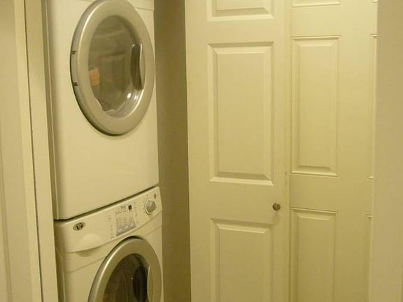 5th image of 217 E Saint Joseph St