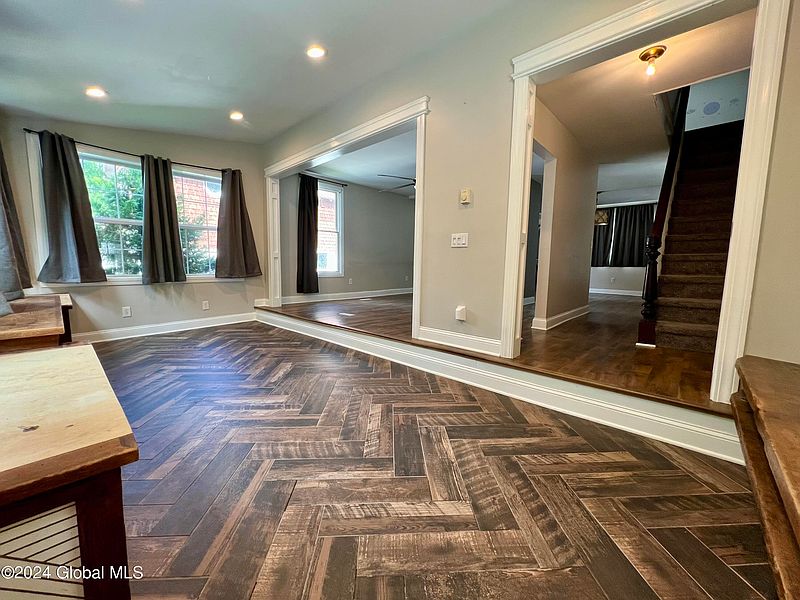 3rd image of 7 Patten Avenue